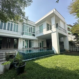 บ้านเดี่ยว ขาย ใจกลางสุขุมวิท71 Sukhumvit71SinglehouseforsalenearBTSPhraKhanong, พร้อมสระว่ายน้ำ withpoolvillaSukhumvit71 พร้อมสวนส่วนตัว