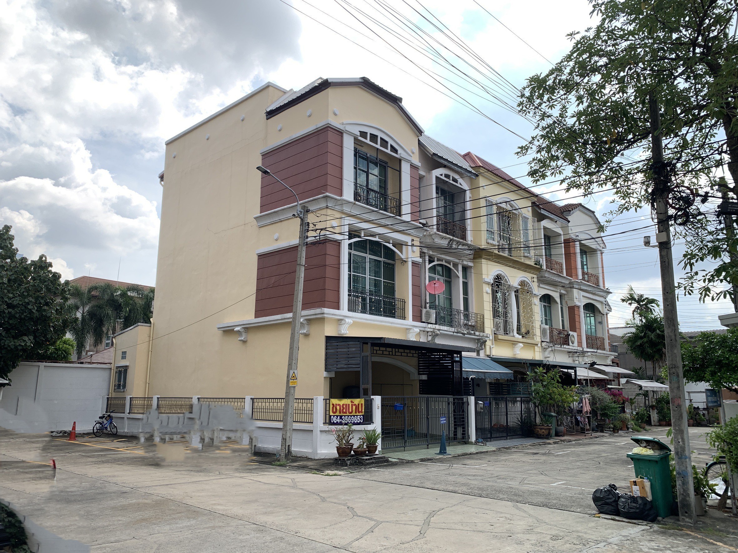 ทาวน์โฮม ขาย ใจกลางลาดพร้าว–รัชดา ทาวน์โฮมคุณภาพ ขายทาวน์โฮม3ชั้นลาดพร้าว ย่านลาดพร้าว–รัชดาภิเษก–วิภาวดี เชื่อมต่อใจกลางเมืองได้ง่าย